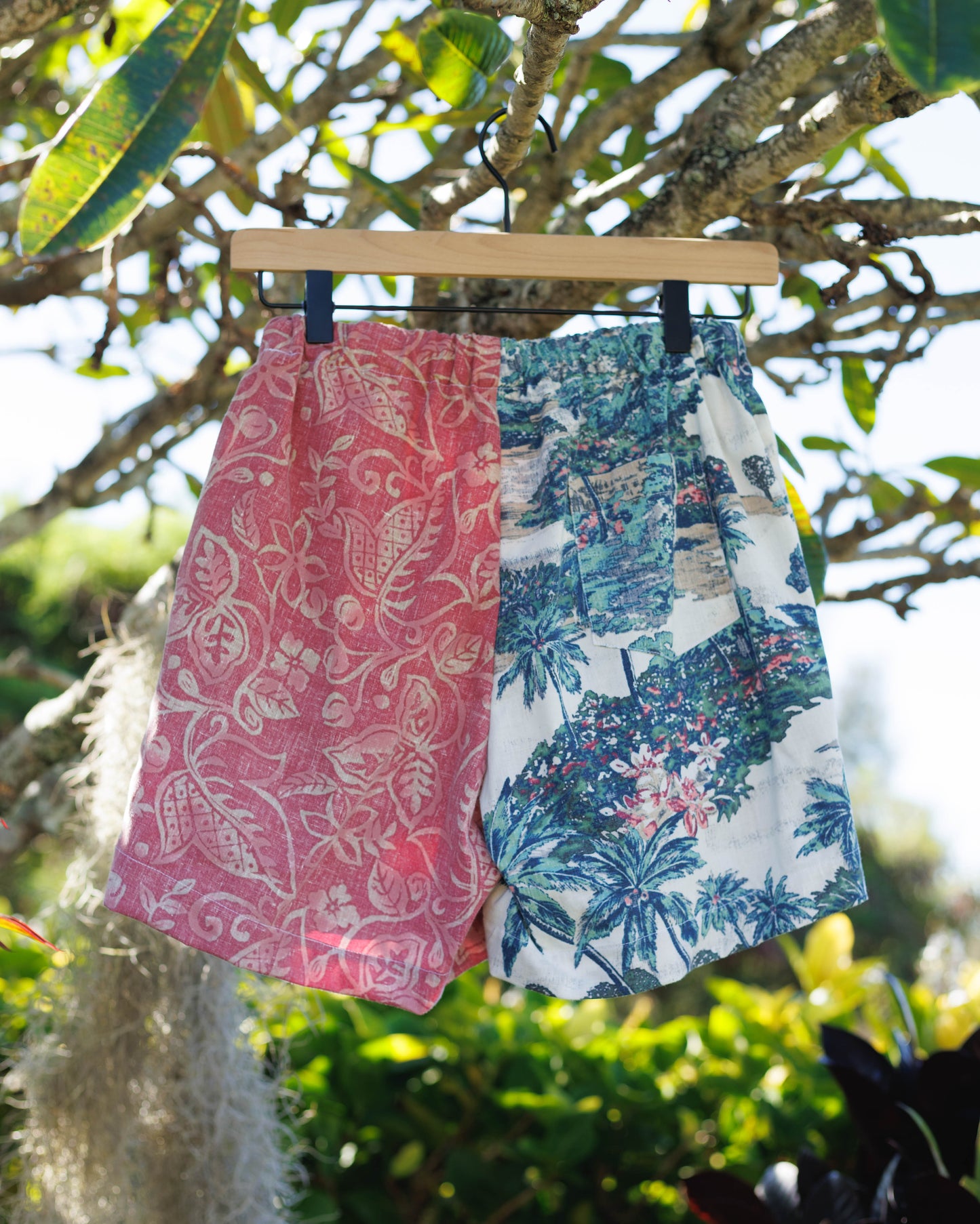 Hana Hou Shorts S- Hibiscus Swirl