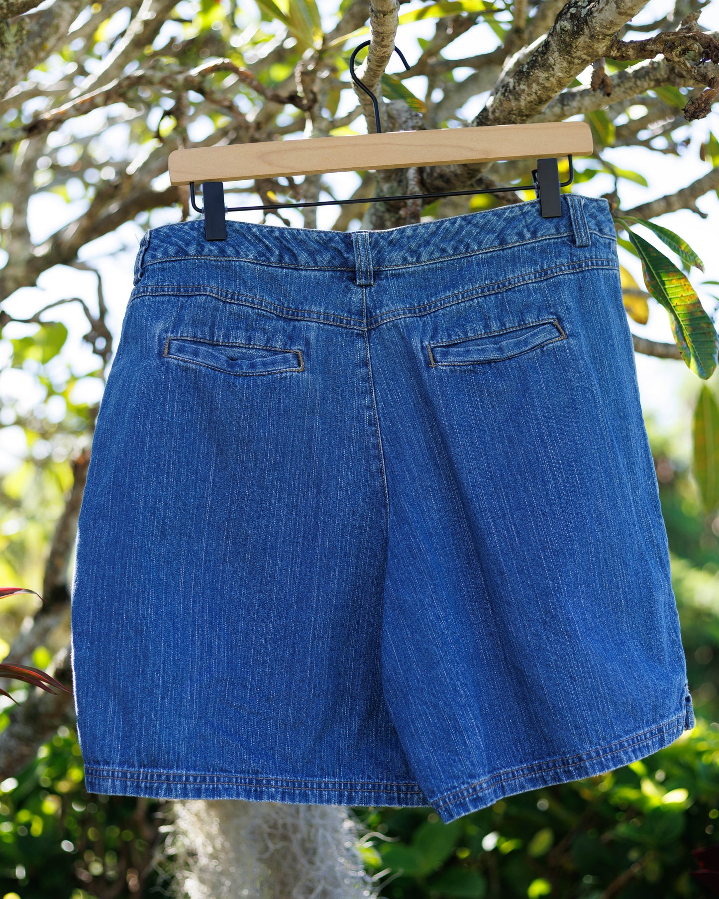 Lei Lāʻī Shorts W Size 12